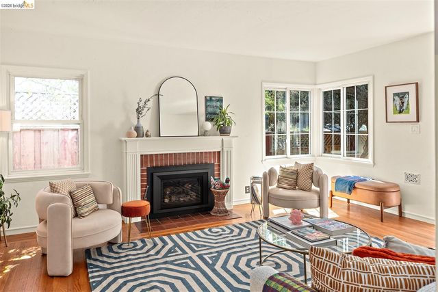 3292 Jordan Rd, Oakland, CA 94602