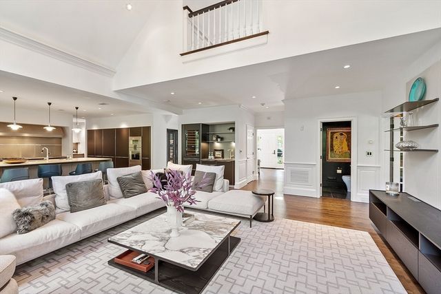 3 Wisteria Ln, Lexington, MA 02420