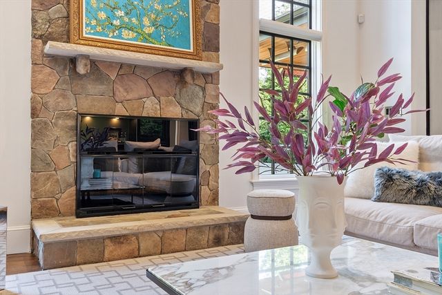 3 Wisteria Ln, Lexington, MA 02420