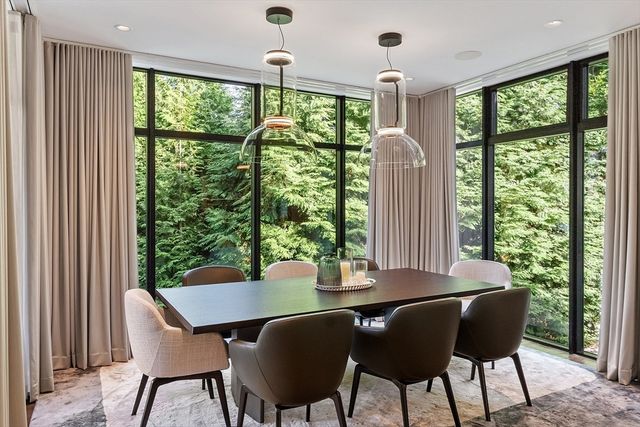 3 Wisteria Ln, Lexington, MA 02420
