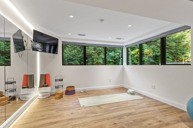 3 Wisteria Ln, Lexington, MA 02420