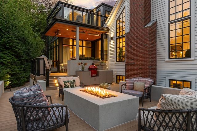 3 Wisteria Ln, Lexington, MA 02420
