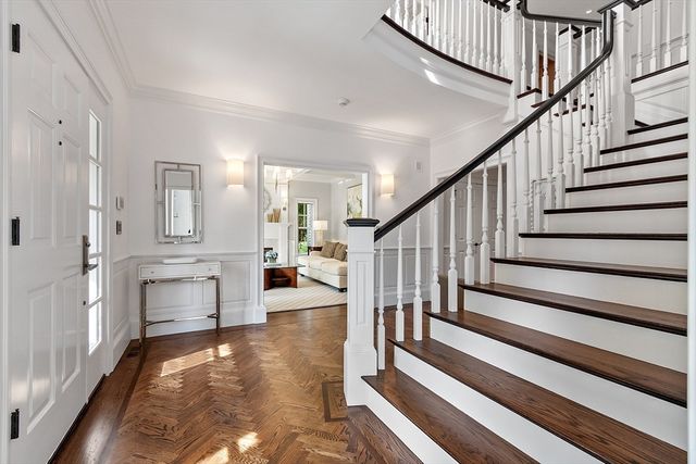 3 Wisteria Ln, Lexington, MA 02420