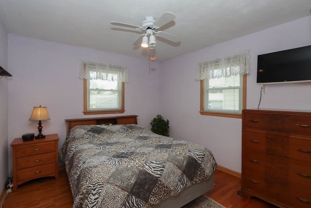 3013 Sue Ln NW, Cedar Rapids, IA 52405