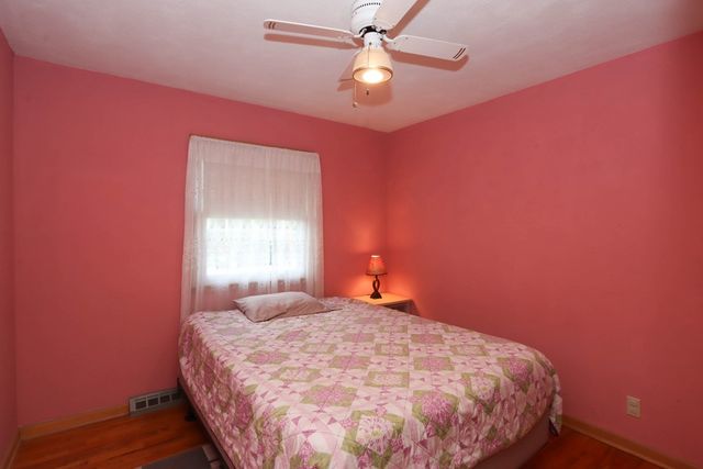 3013 Sue Ln NW, Cedar Rapids, IA 52405