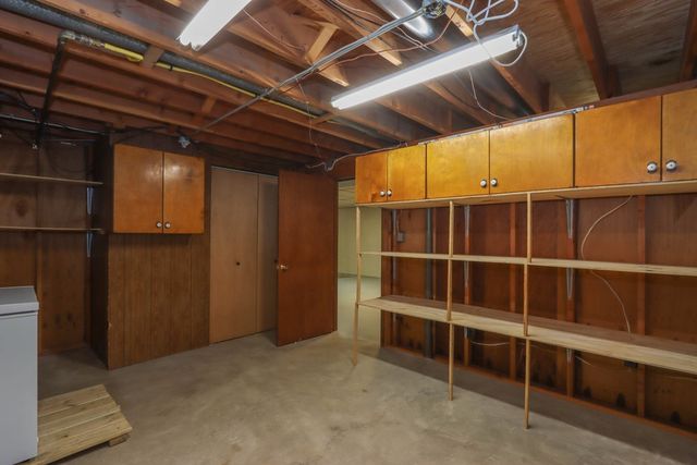 3013 Sue Ln NW, Cedar Rapids, IA 52405