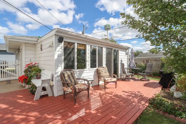 3013 Sue Ln NW, Cedar Rapids, IA 52405