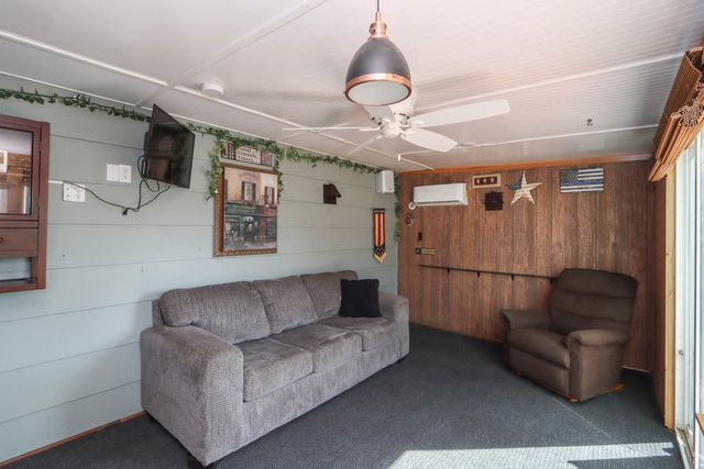 3013 Sue Ln NW, Cedar Rapids, IA 52405