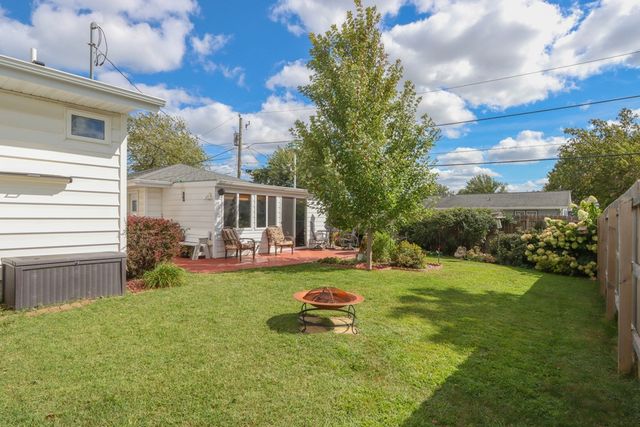 3013 Sue Ln NW, Cedar Rapids, IA 52405