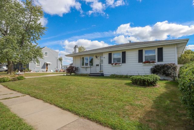3013 Sue Ln NW, Cedar Rapids, IA 52405