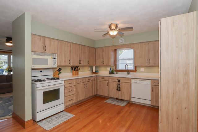 3013 Sue Ln NW, Cedar Rapids, IA 52405