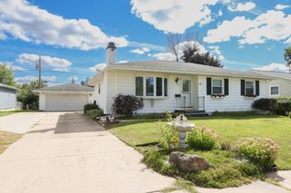 3013 Sue Ln NW, Cedar Rapids, IA 52405