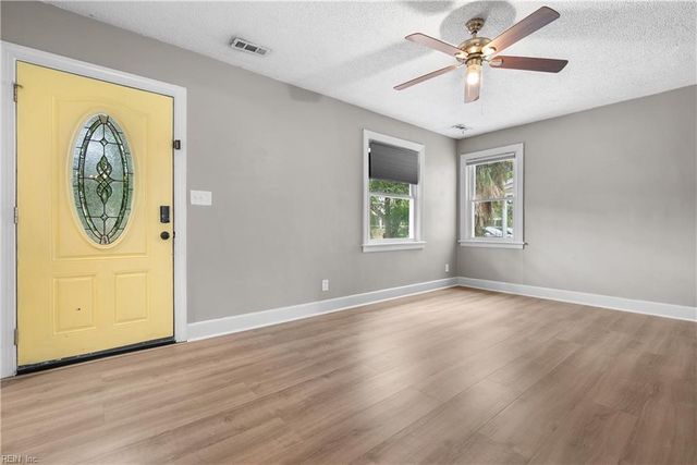 1412 Dure RD, Norfolk, VA 23502
