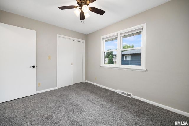 2705 N WOODBINE Terrace, Peoria, IL 61604