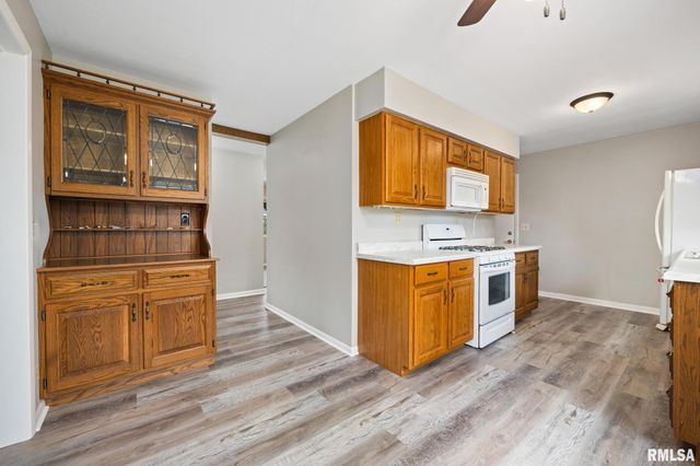 2705 N WOODBINE Terrace, Peoria, IL 61604