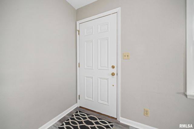 2705 N WOODBINE Terrace, Peoria, IL 61604