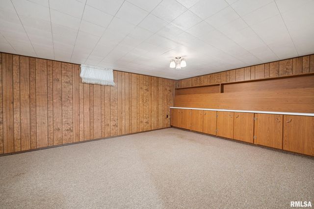 2705 N WOODBINE Terrace, Peoria, IL 61604