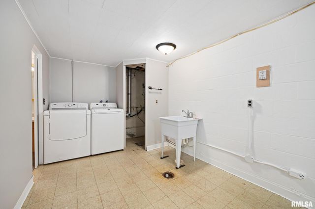 2705 N WOODBINE Terrace, Peoria, IL 61604