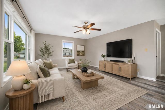 2705 N WOODBINE Terrace, Peoria, IL 61604