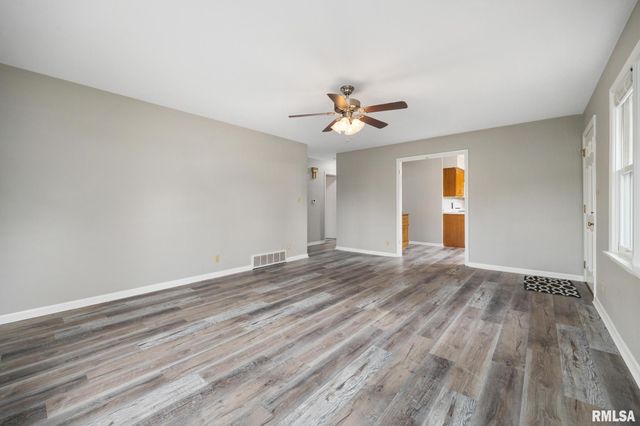 2705 N WOODBINE Terrace, Peoria, IL 61604