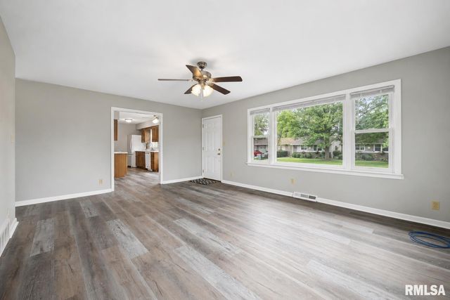 2705 N WOODBINE Terrace, Peoria, IL 61604