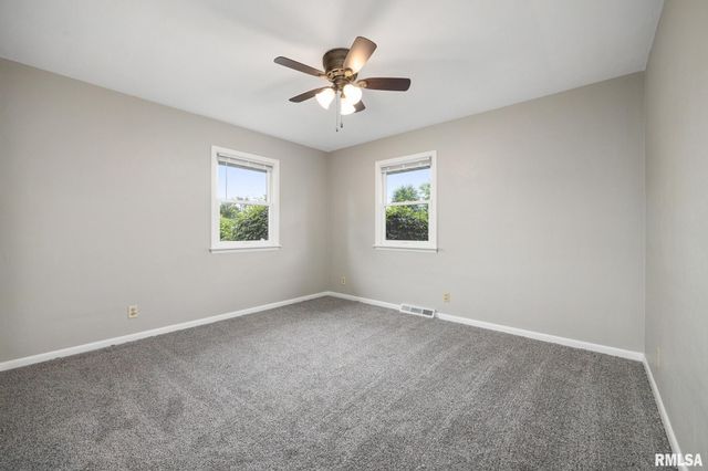2705 N WOODBINE Terrace, Peoria, IL 61604