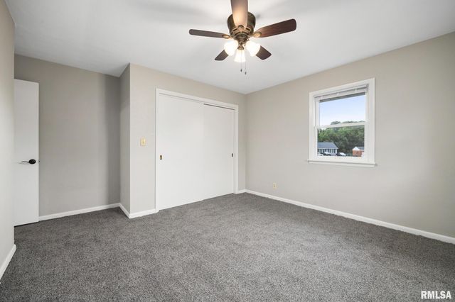 2705 N WOODBINE Terrace, Peoria, IL 61604