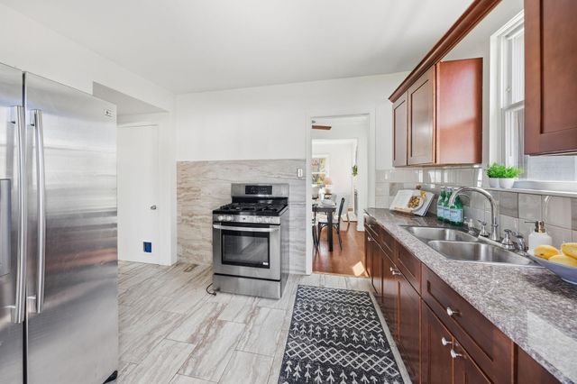 4211 Russell Avenue N, Minneapolis, MN 55412