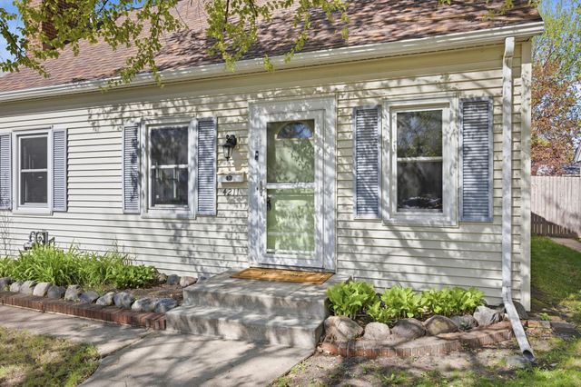 4211 Russell Avenue N, Minneapolis, MN 55412