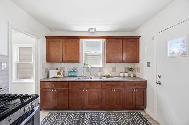 4211 Russell Avenue N, Minneapolis, MN 55412