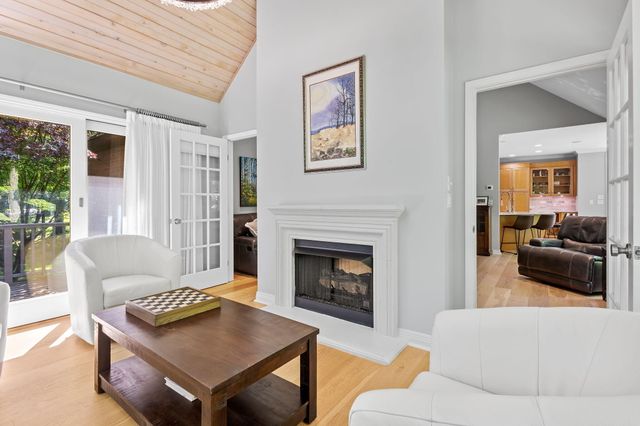 223 Crabapple Lane, Valparaiso, IN 46383