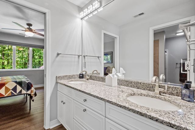 223 Crabapple Lane, Valparaiso, IN 46383