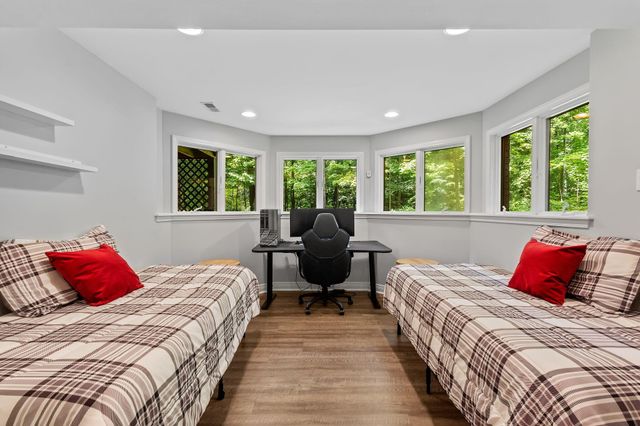 223 Crabapple Lane, Valparaiso, IN 46383