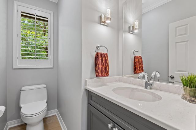 223 Crabapple Lane, Valparaiso, IN 46383