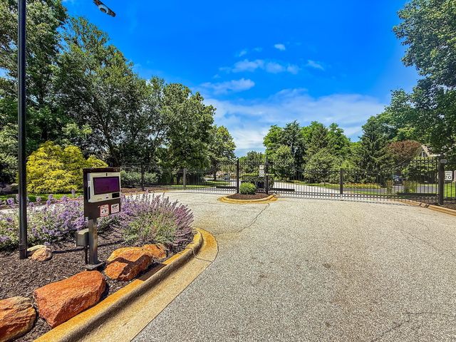 223 Crabapple Lane, Valparaiso, IN 46383