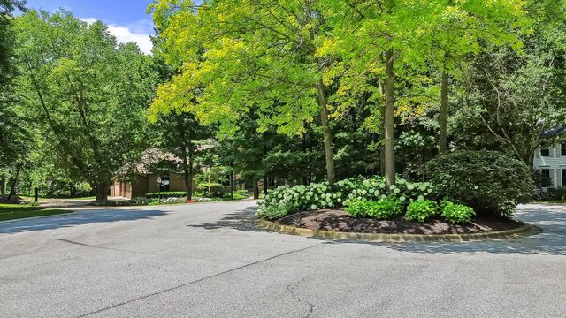 223 Crabapple Lane, Valparaiso, IN 46383
