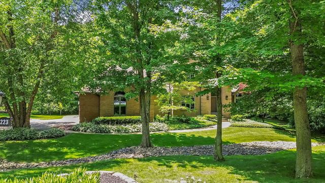 223 Crabapple Lane, Valparaiso, IN 46383
