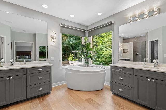 223 Crabapple Lane, Valparaiso, IN 46383