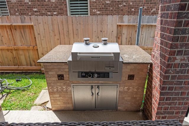 16923 Apple River Drive, Cypress, TX 77433