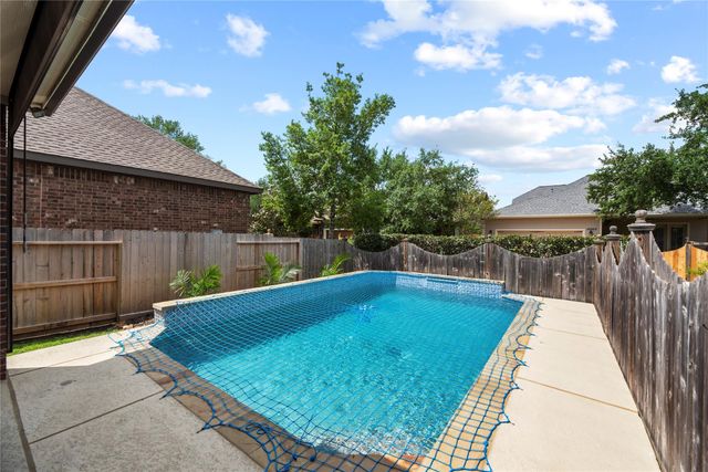 16923 Apple River Drive, Cypress, TX 77433