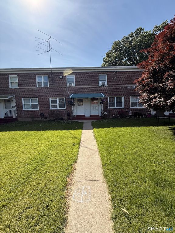 Court A Bdlg 19 Unit 73 Court, Bridgeport, CT 06610