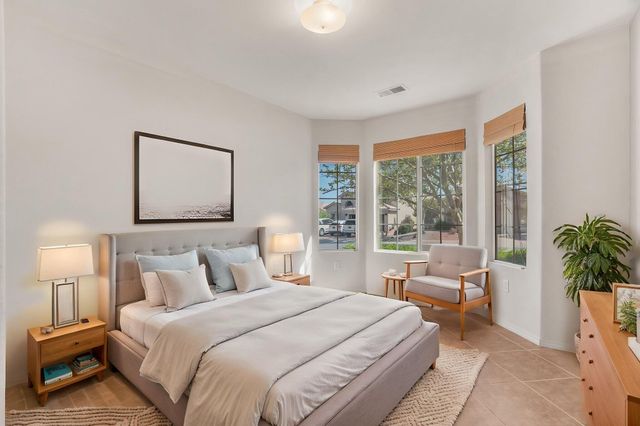 7523 Via Serenita SW, Albuquerque, NM 87121