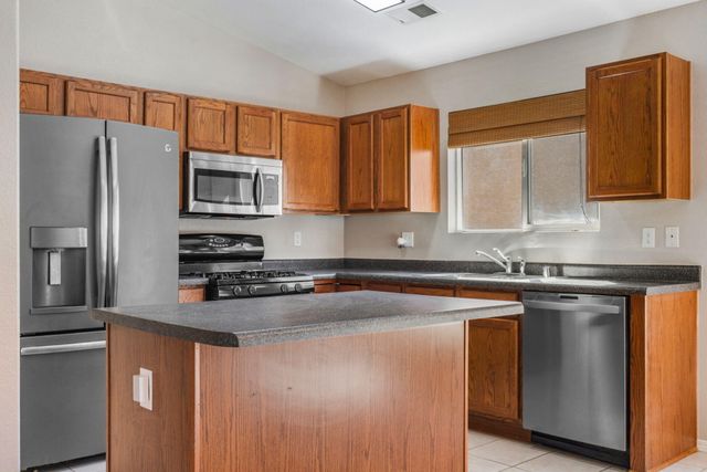 7523 Via Serenita SW, Albuquerque, NM 87121