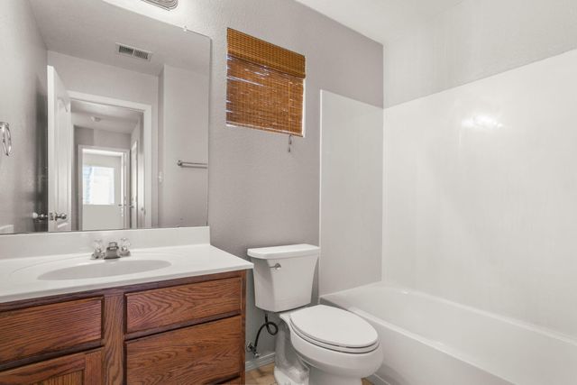 7523 Via Serenita SW, Albuquerque, NM 87121