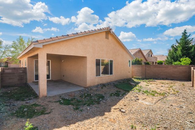 7523 Via Serenita SW, Albuquerque, NM 87121