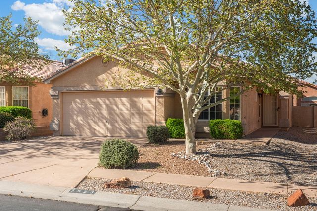 7523 Via Serenita SW, Albuquerque, NM 87121