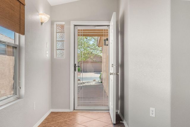 7523 Via Serenita SW, Albuquerque, NM 87121