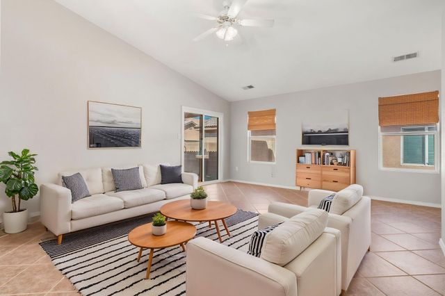 7523 Via Serenita SW, Albuquerque, NM 87121