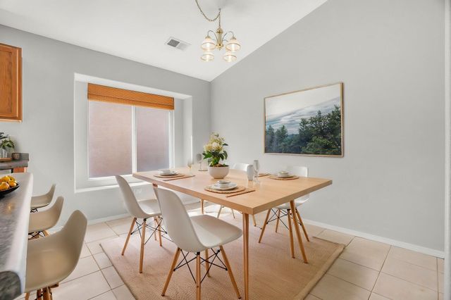 7523 Via Serenita SW, Albuquerque, NM 87121