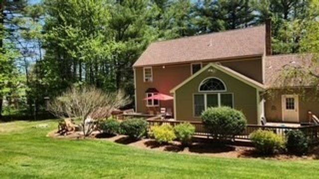 11 Sunset Dr, Sterling, MA 01564
